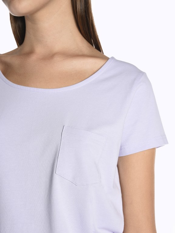 T-shirt with front pocket