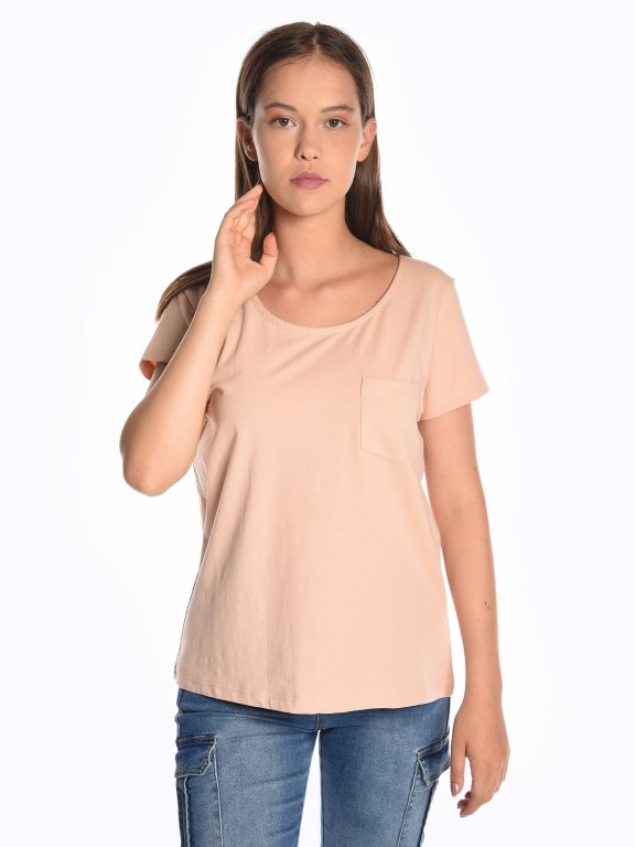 T-shirt with front pocket
