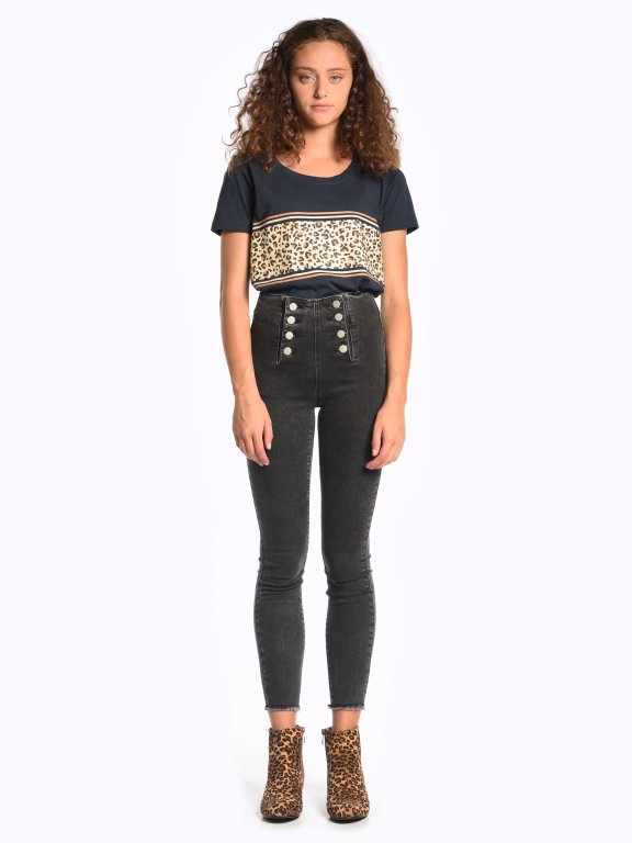 T-shirt with leopard print