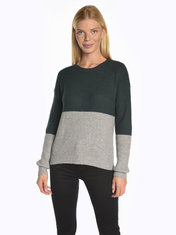 Двуцветен пуловер