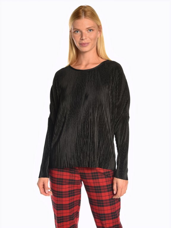 Oversized pleated top