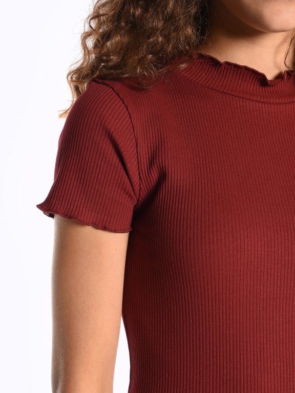 Ribbed short sleeve t-shirt with collar