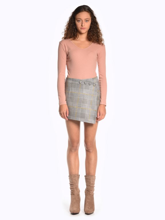 Károvaná sukňa so šortkami s gombíkmi