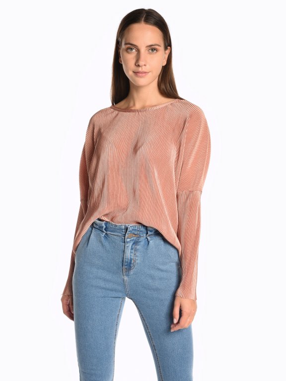 Oversized pleated top