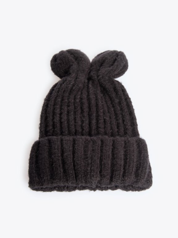 Knitted beanie with ears