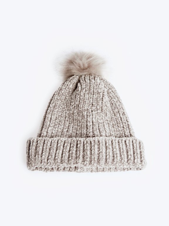 Chenille beanie with faux fur pompom