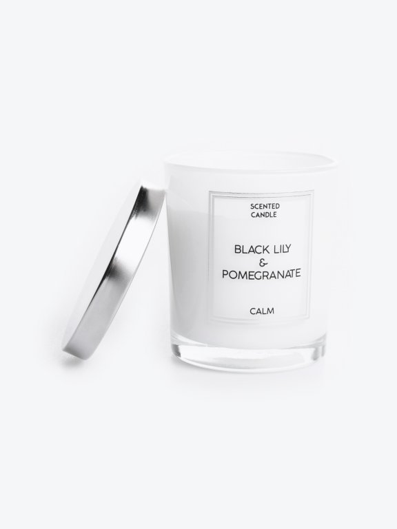 Black lily scented candle