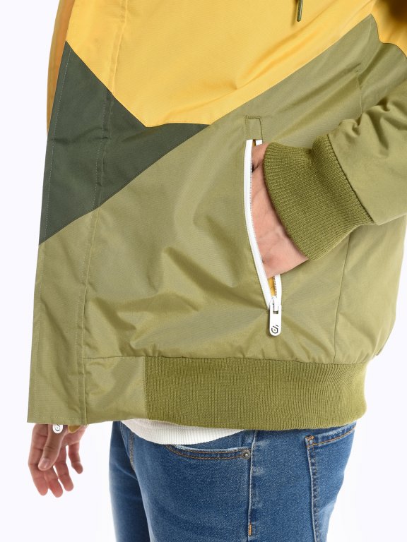 Vícebarevná vatovaná bunda s kapucí