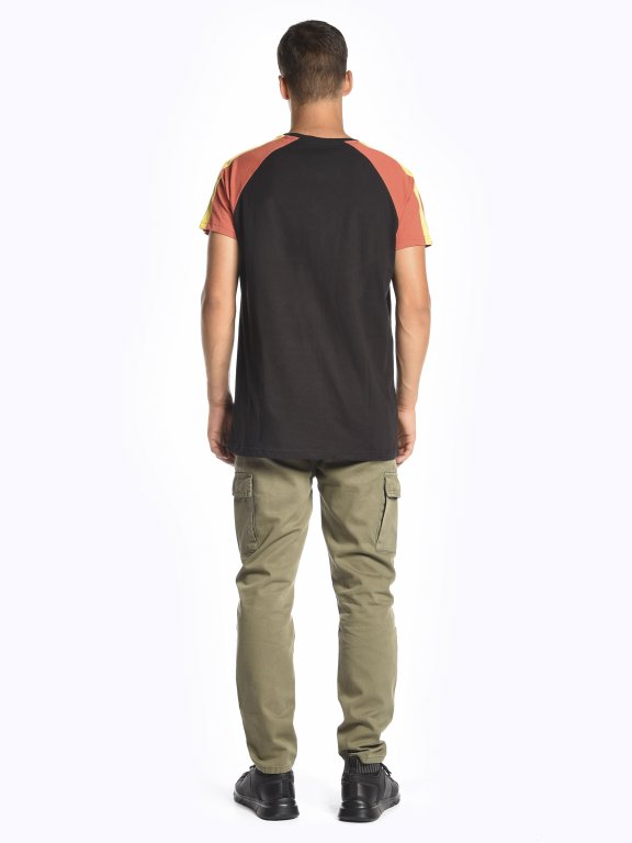 T-shirt with contrast sleeves