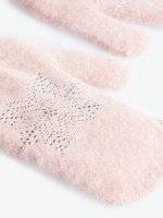 Knitted gloves with stones