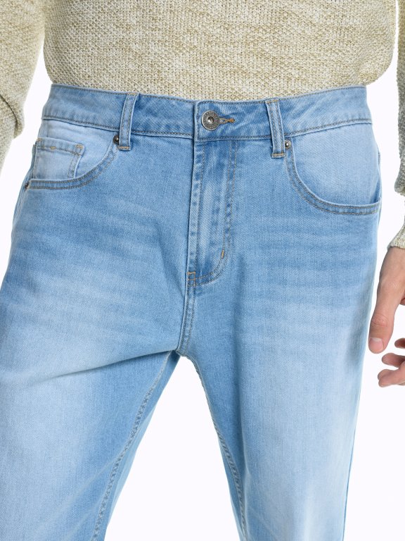 Jednoduché džíny rovného střihu