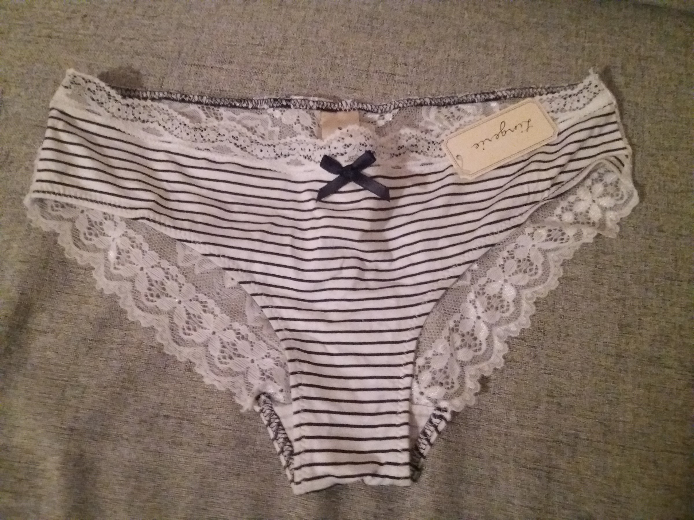 1,98 €, | Striped panties with lace