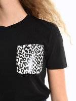 T-shirt with animal print on chest pocket