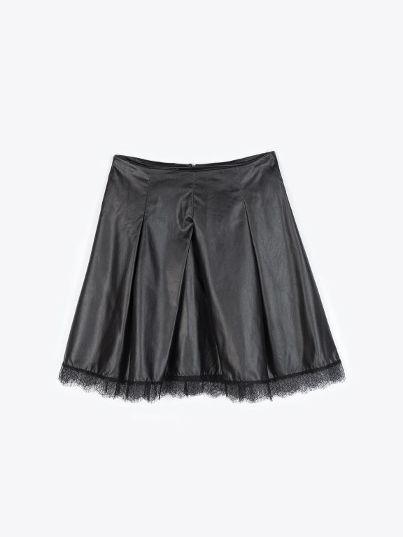 A-line skirt with lace on hem