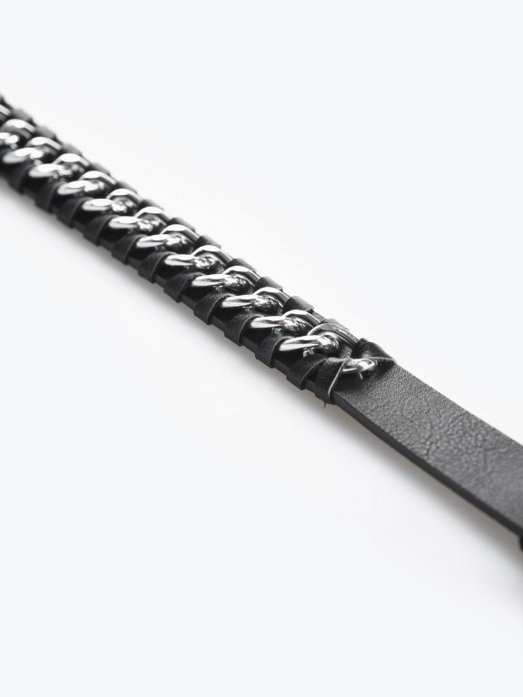 Belt with metallic details
