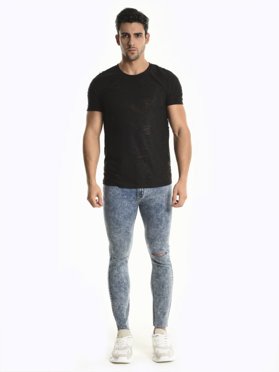 Distressed t-shirt with scoop hem