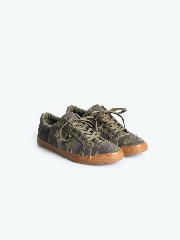 Lace-up camo sneakers