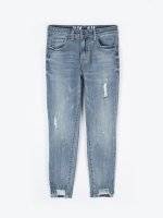 Distressed slim cropped fit jeans