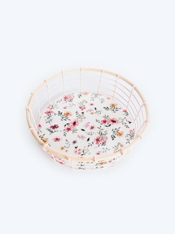 Flower design basket in vintage style