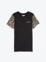T- shirt with animal printed sleeves