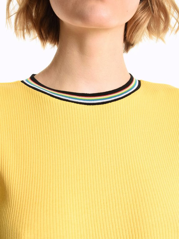 Ribbed top with contrast trims