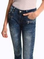 Skinny jeans with zippers