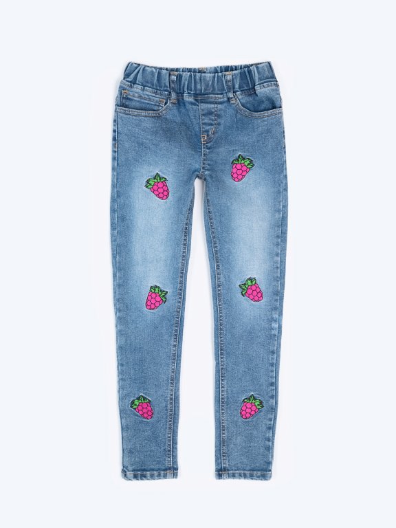 Pohodlné džíny s výšivkami