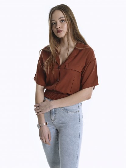 Cropped blouse with cargo pockets
