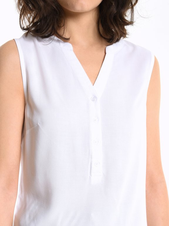 Basic sleeveless viscose blouse