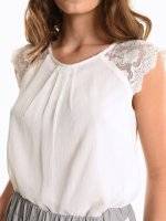 Blouse with lace detail