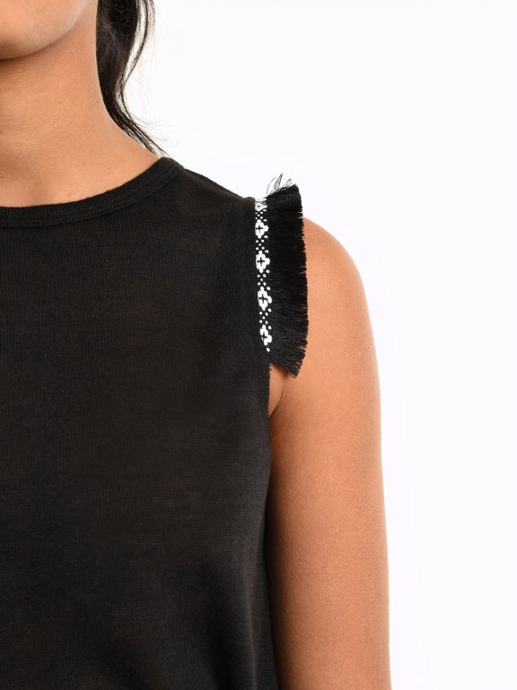 Sleeveless top with embroidery