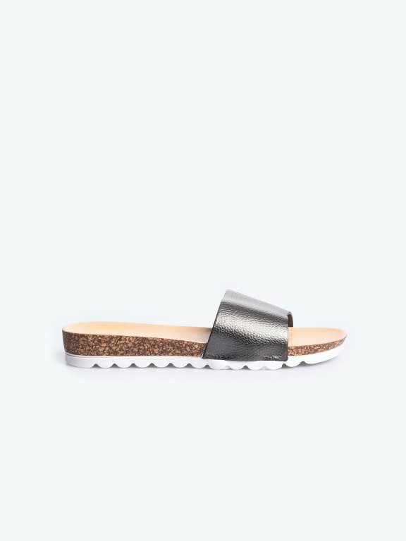 Casual slides