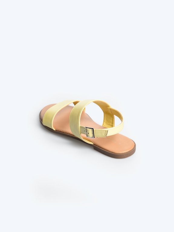 Flat sandals