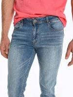 Jednoduché džíny stright slim fit