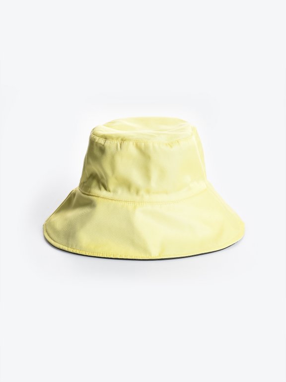 Plain bucket hat