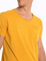 Basic koszulka slim fit z kieszenią na piersi