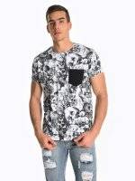 Printed t-shirt with chest pocket