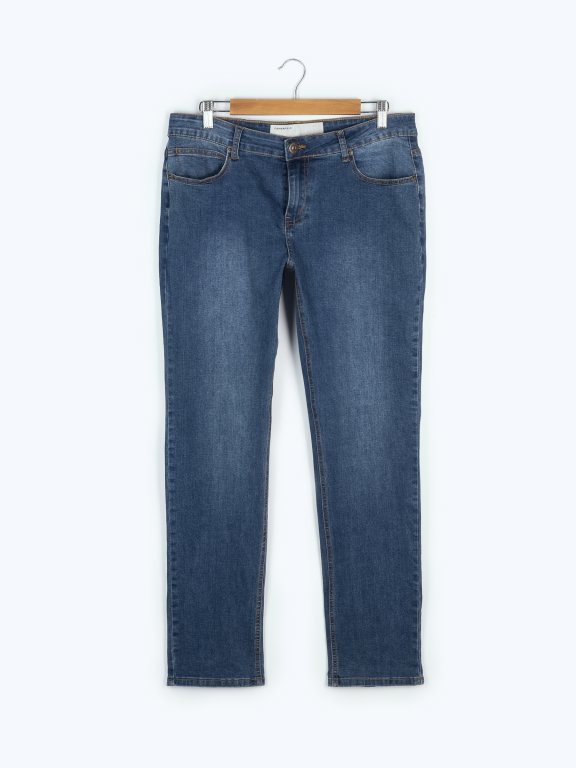 Jednoduché džíny straight fit