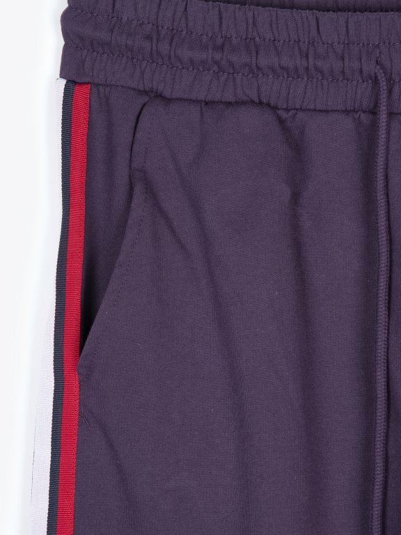 Sweatpants with side stripe