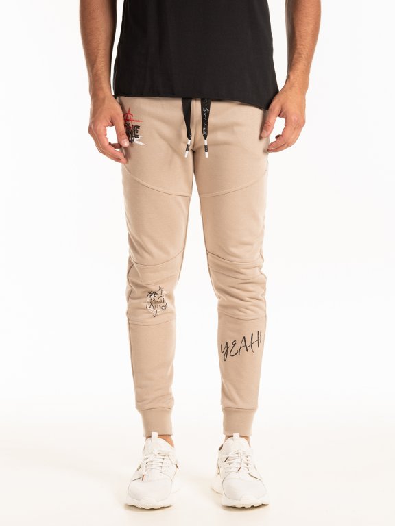 JOGGERS WITH PRINTS