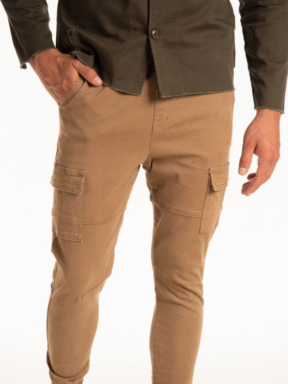 Spodnie z kieszeniami po bokach
