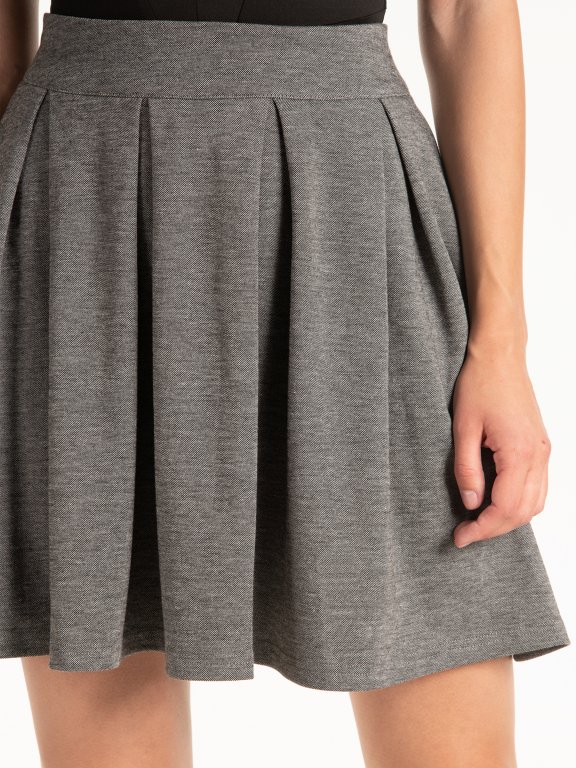 PLEATED SKIRT WITH POCKETS