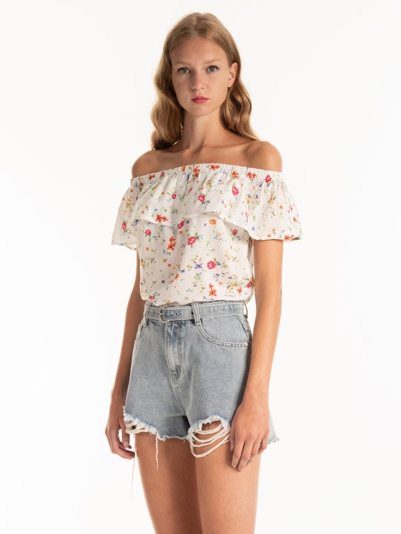 Floral top with ruffle