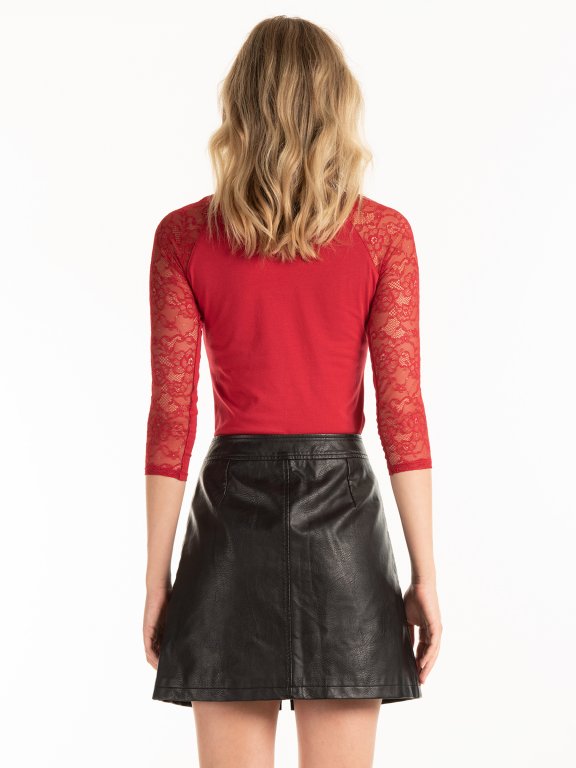 Combined top with lace sleeve