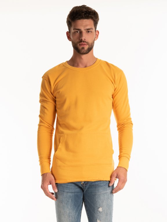Sweatshirt with raw edges