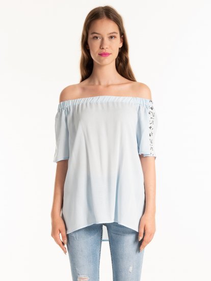 Off-the-shoulder top with sleeve embroidery