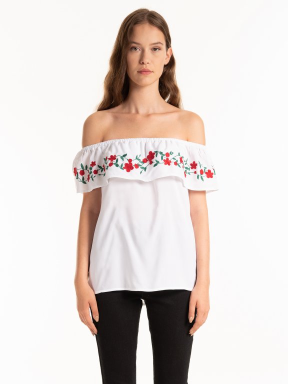 Ruffle top with embroidery