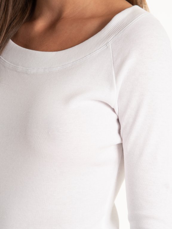 Základné bavlnené tričko so širokým golierom