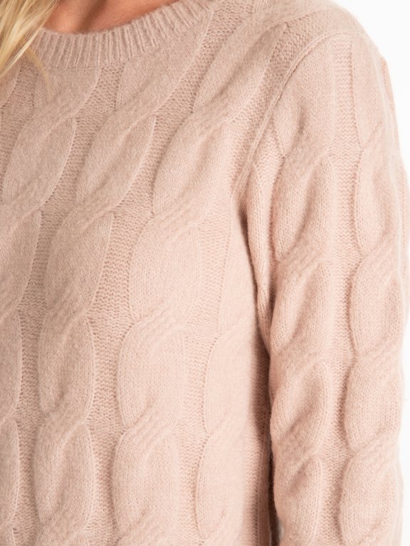Prodloužený pulovr se zaplétání vzorem