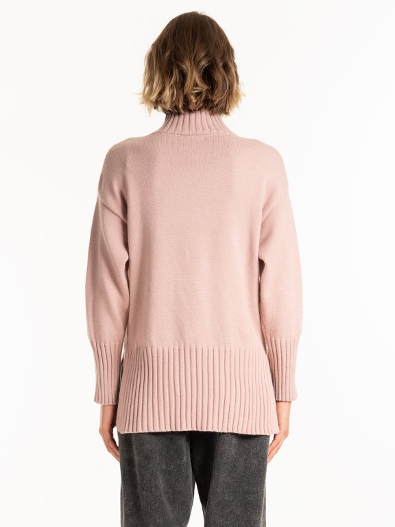 Pletený pulovr s vysokým límcem